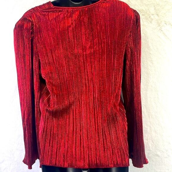 Chenault Red Metallic Shine Bell Sleeve Roll V Neck Stretchy Crinkle NWT Top M - Picture 5 of 15